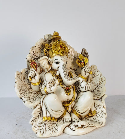 Patta Ganesh medium( 6.5inch)
